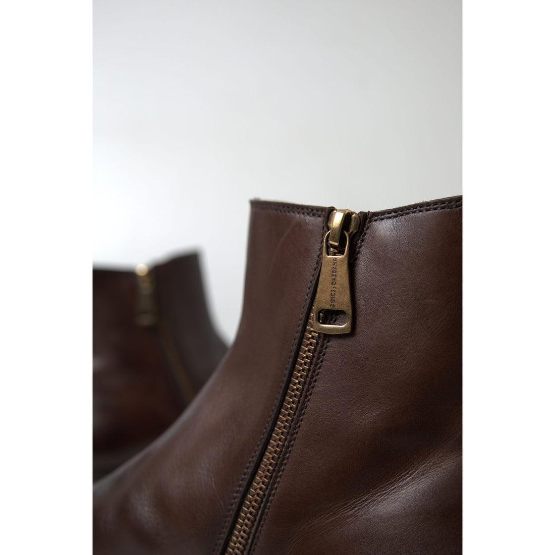 Dolce & Gabbana Elegant Leather Chelsea Boots