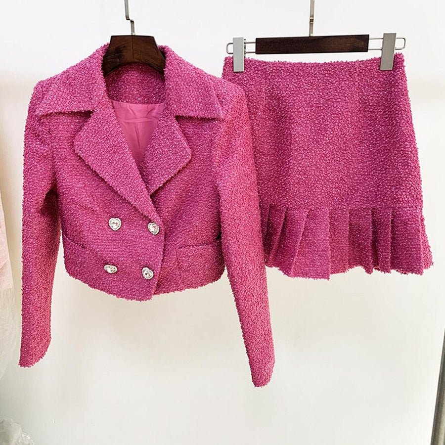 Ensemble deux pièces en Tweed Rose Veste Double boutonnage courte et Mini jupe plissée taille haute - Paris Deluxe